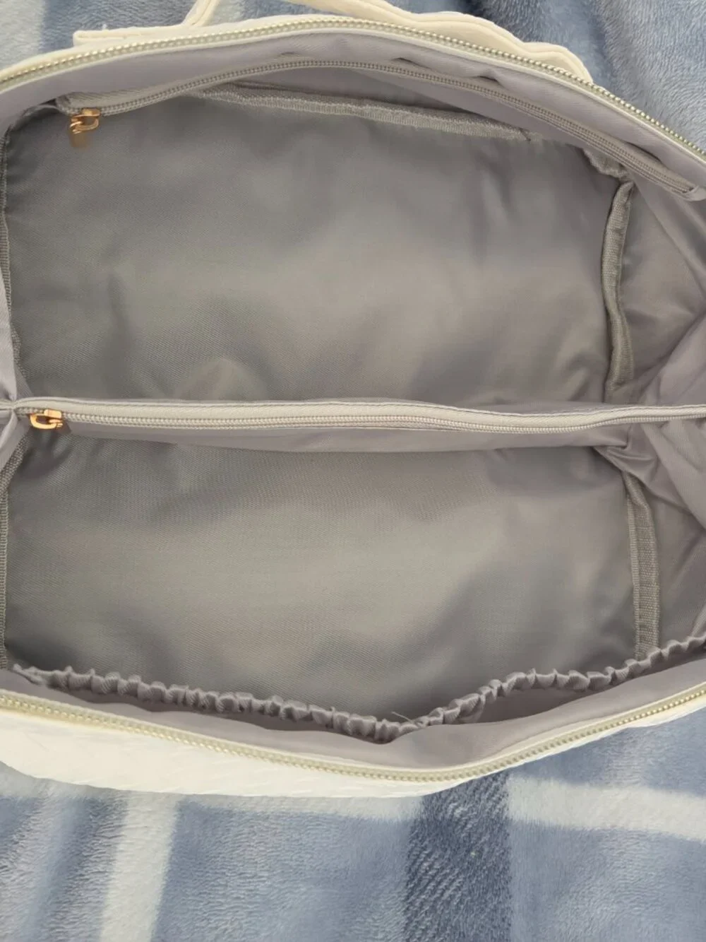 Large Capacity Travel Cosmetic Bag, White, NWOT